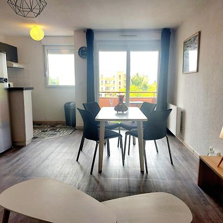 Le Montauriol - Logement Avec Terrasse - Piscine -Tennis - Place De Parking Privee Διαμέρισμα Μοντωμπάν Εξωτερικό φωτογραφία