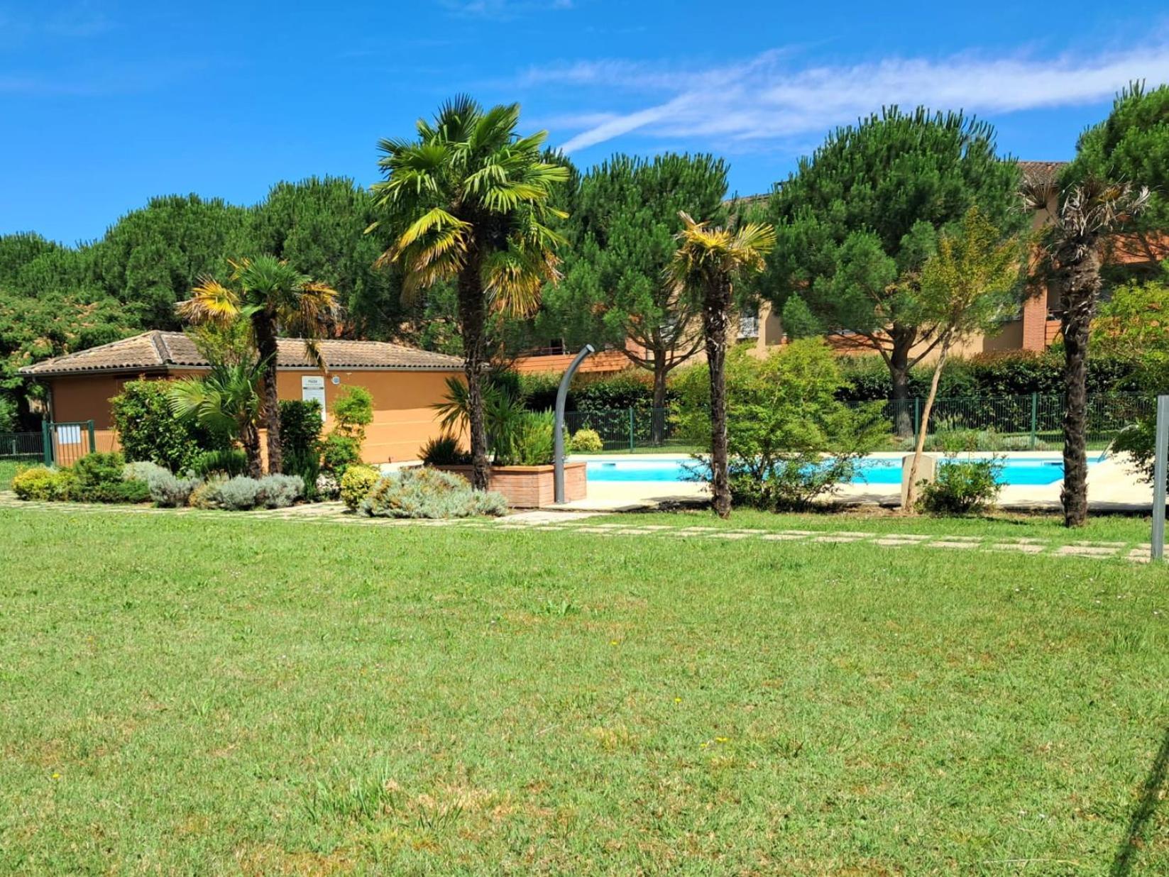 Le Montauriol - Logement Avec Terrasse - Piscine -Tennis - Place De Parking Privee Διαμέρισμα Μοντωμπάν Εξωτερικό φωτογραφία