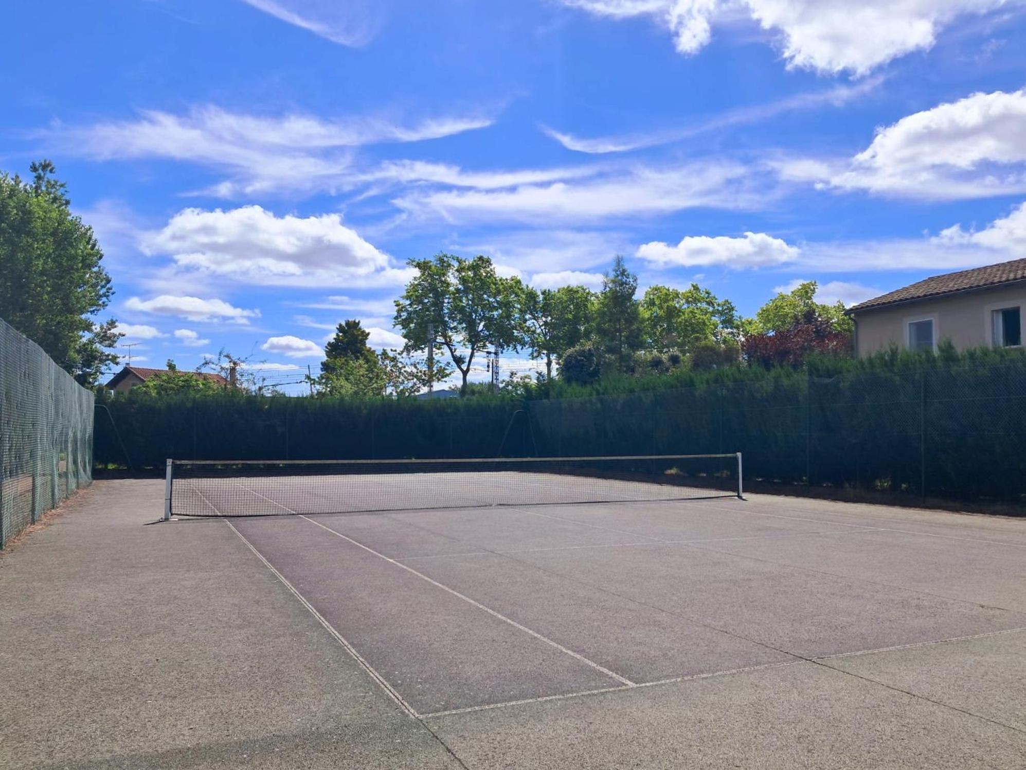 Le Montauriol - Logement Avec Terrasse - Piscine -Tennis - Place De Parking Privee Διαμέρισμα Μοντωμπάν Εξωτερικό φωτογραφία